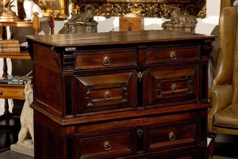 Mid-18th Century Large English George III Geometric Front Five-Drawer Commode In Good Condition For Sale In Atlanta, GA