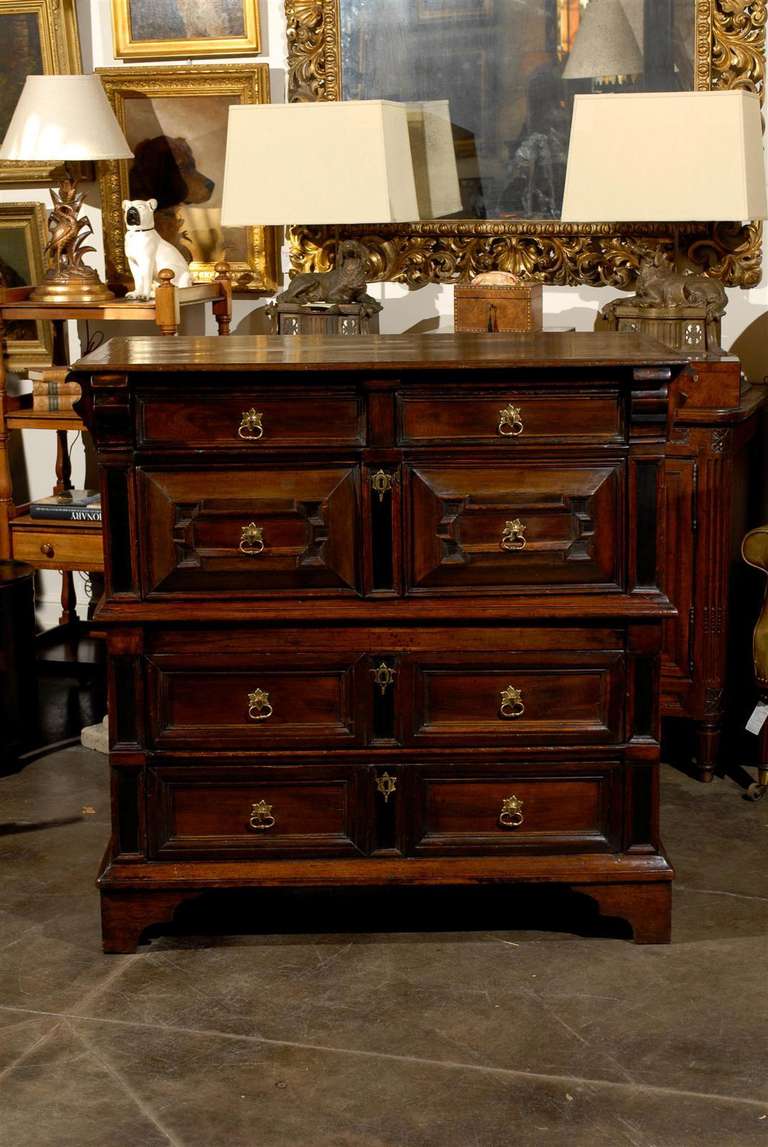Mid-18th Century Large English George III Geometric Front Five-Drawer Commode For Sale 4