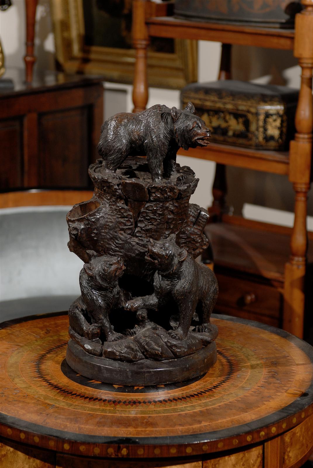Swiss Black Forest Carved Wooden Bear Humidor from the Early 1900s 3