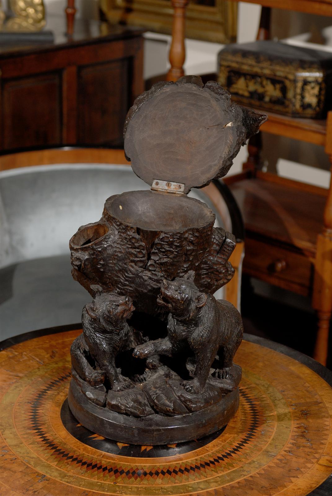 Swiss Black Forest Carved Wooden Bear Humidor from the Early 1900s 2