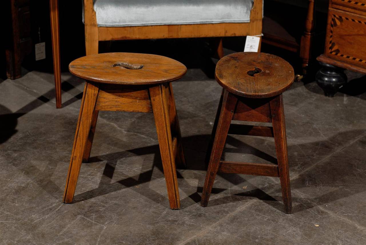 English Oval Top Oak Stool with Splayed Legs and Side Stretcher, circa 1880 1