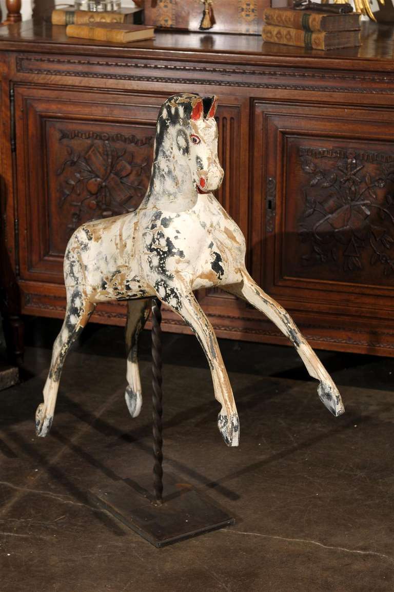 English Painted Wooden Horse Sculpture on Stand from the Mid-19th Century In Good Condition For Sale In Atlanta, GA