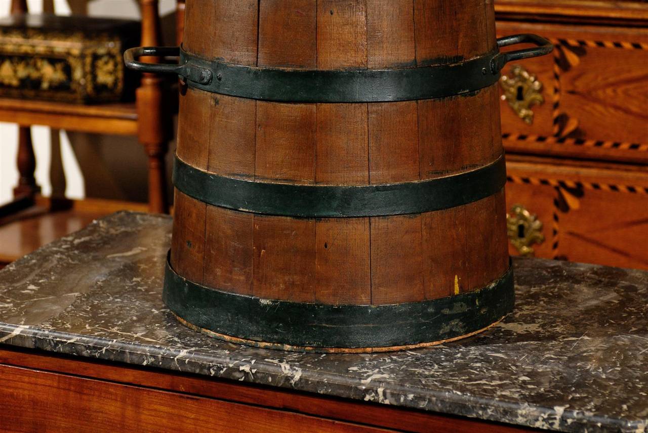 XIXe siècle Seau décoratif anglais en bois et en fer de la fin du 19ème siècle en vente