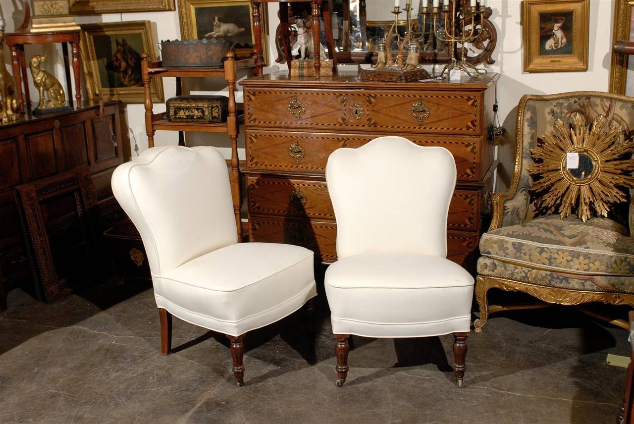 Pair of English Slipper Chairs In Excellent Condition In Atlanta, GA