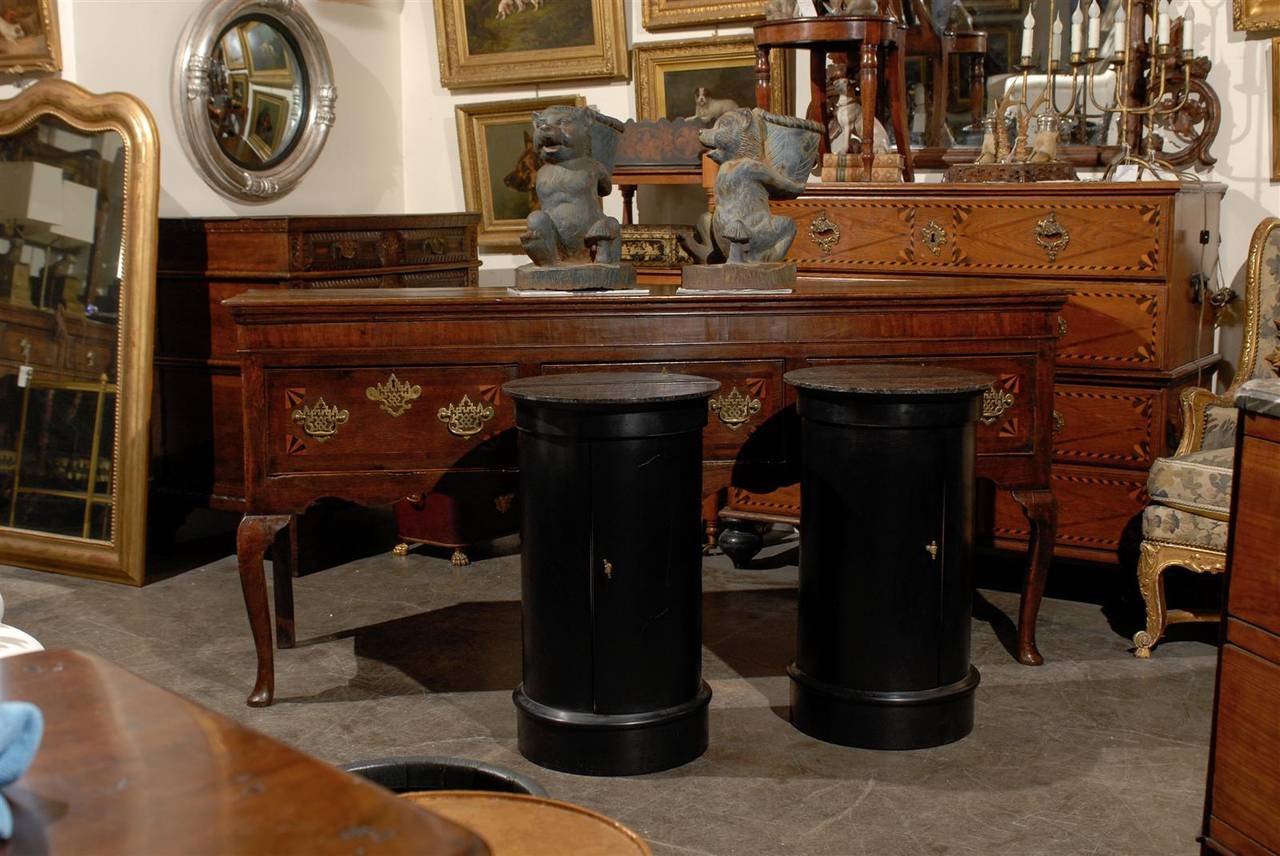 Pair of French Early 20th Century Ebonized Wood Column Tables with Marble Tops In Excellent Condition In Atlanta, GA