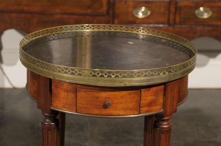 French 1820s Restauration Bouillotte Table with Marble Top and Brass Gallery 5