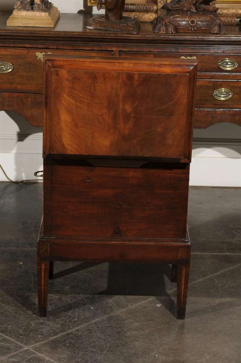 1820s English George III Mahogany Cellarette-on-Stand with Flat Top 2