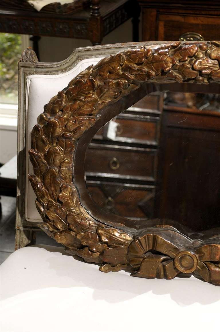 Oval 19th Century Italian Carved Gilt Ribbon-Tied Oak Leaf Wreath Mirror For Sale 2