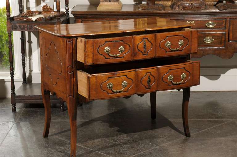 French Two-Drawer Commode with Serpentine Front from the Early 19th Century 1