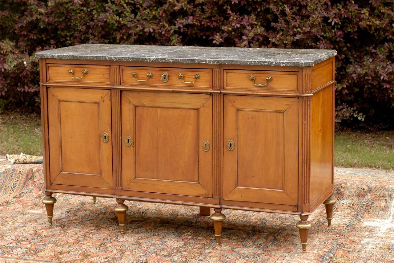 French Mid-19th Century Walnut Buffet with Marble Top, Three Drawers and Doors 2