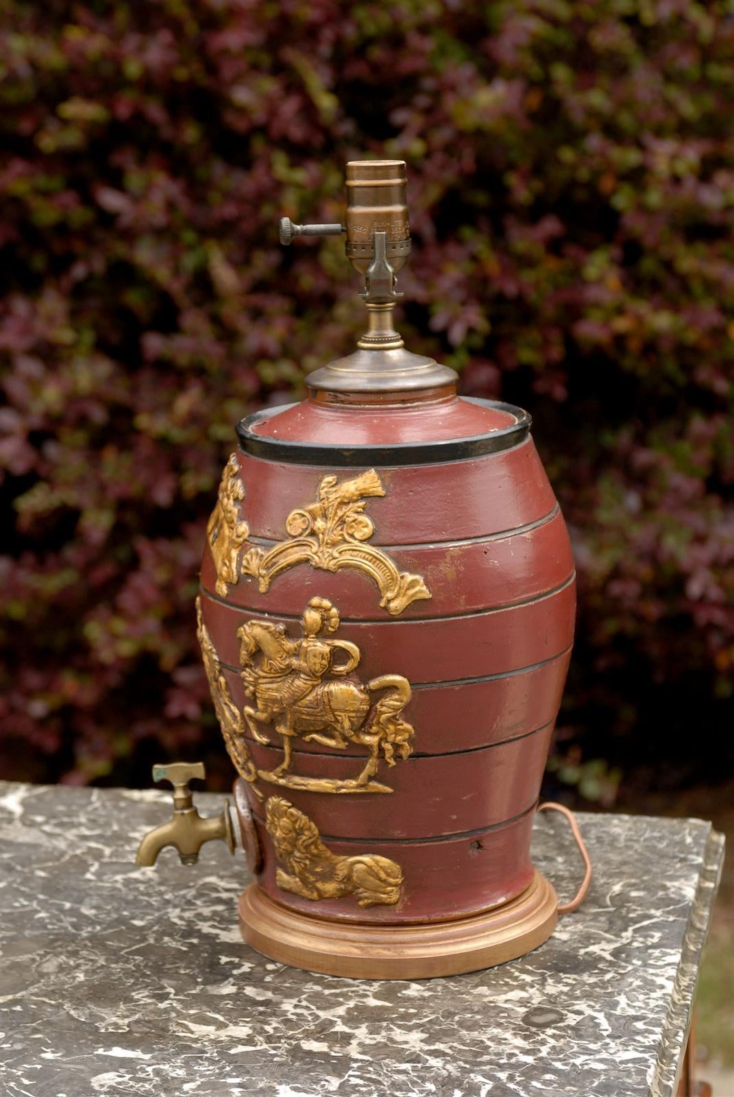 English 19th Century Red Spirit Barrel with Gilt Motifs Made into a Table Lamp For Sale 6
