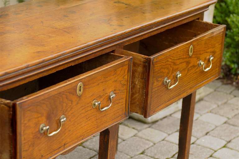 English Early 19th Century Wooden Sideboard with Scalloped Apron Three Drawers 1