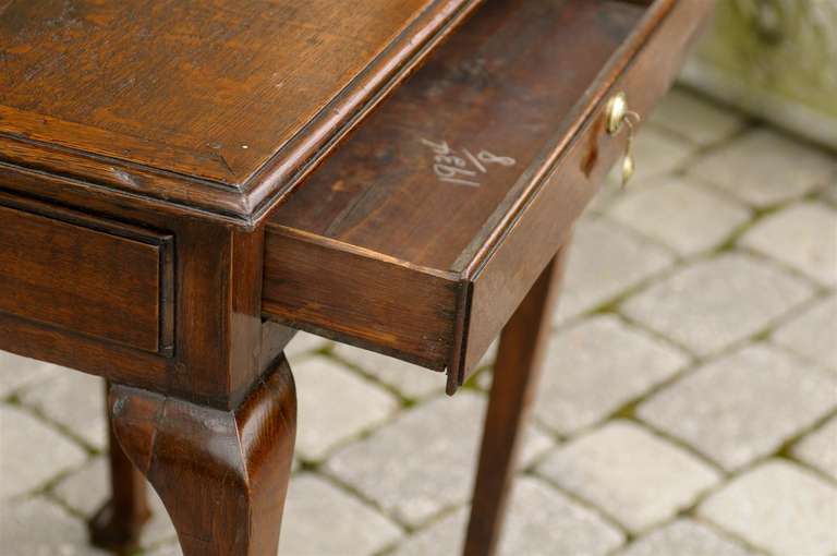 Mid-19th Century English Oak Single Drawer Side Table on Cabriole Legs For Sale 4