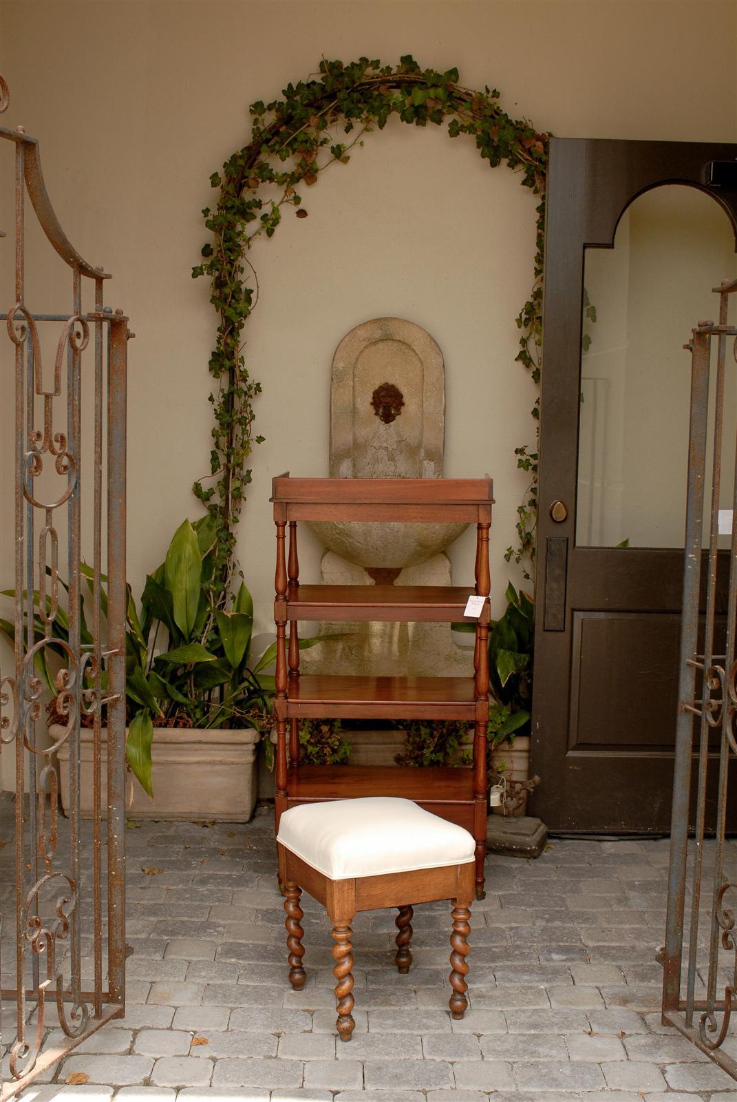Französischer Barley Twist-Hocker aus Holz mit gepolstertem Sitz aus Holz, spätes 19. Jahrhundert im Zustand „Gut“ im Angebot in Atlanta, GA