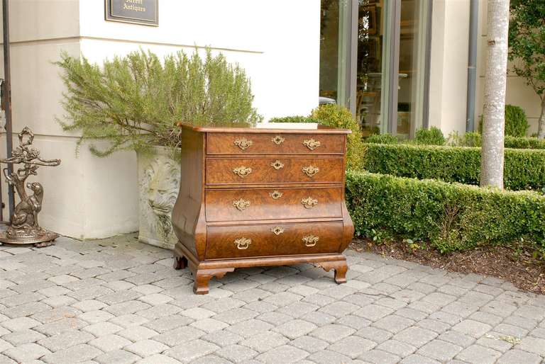 18th Century Dutch Chippendale Bombé Burl Wood Chest of Four Graduating Drawers In Good Condition In Atlanta, GA