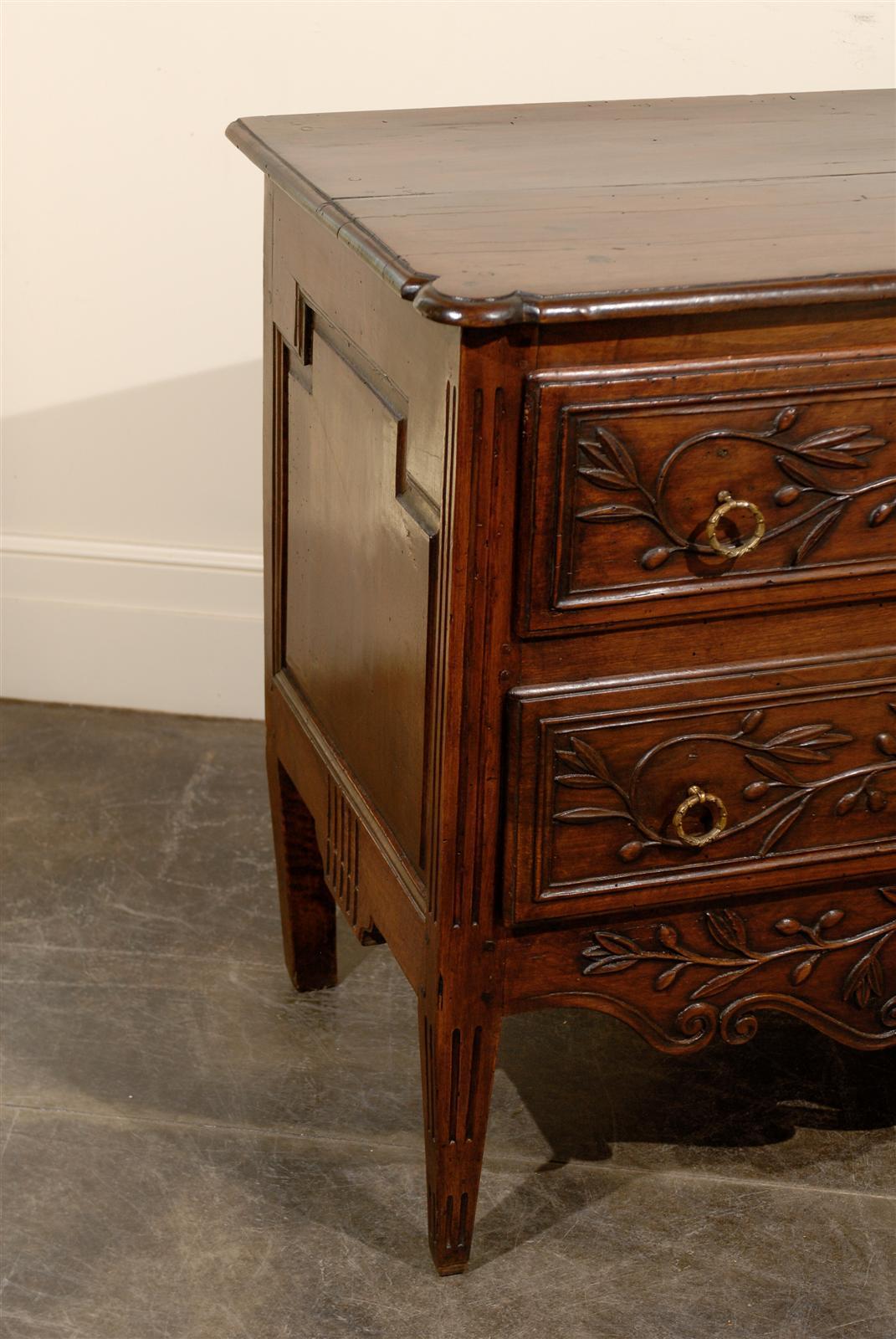 French Early 19th Century Two-Drawer Commode with Foliage Décor and Tapered Legs 2