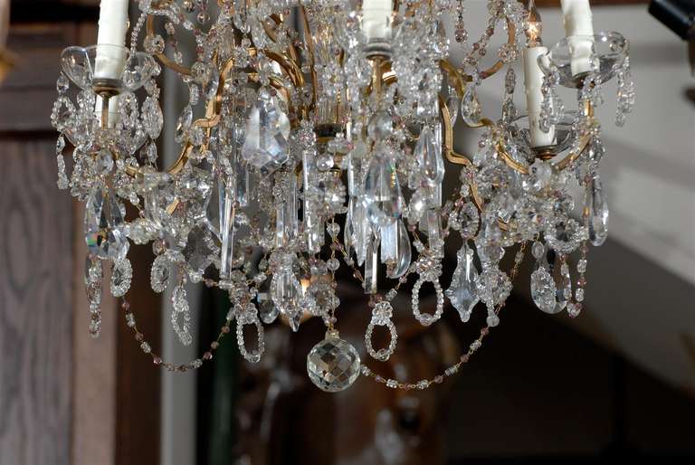 Cristallo Lampadario francese a sei luci in cristallo con perline color ametista, 1930 circa in vendita