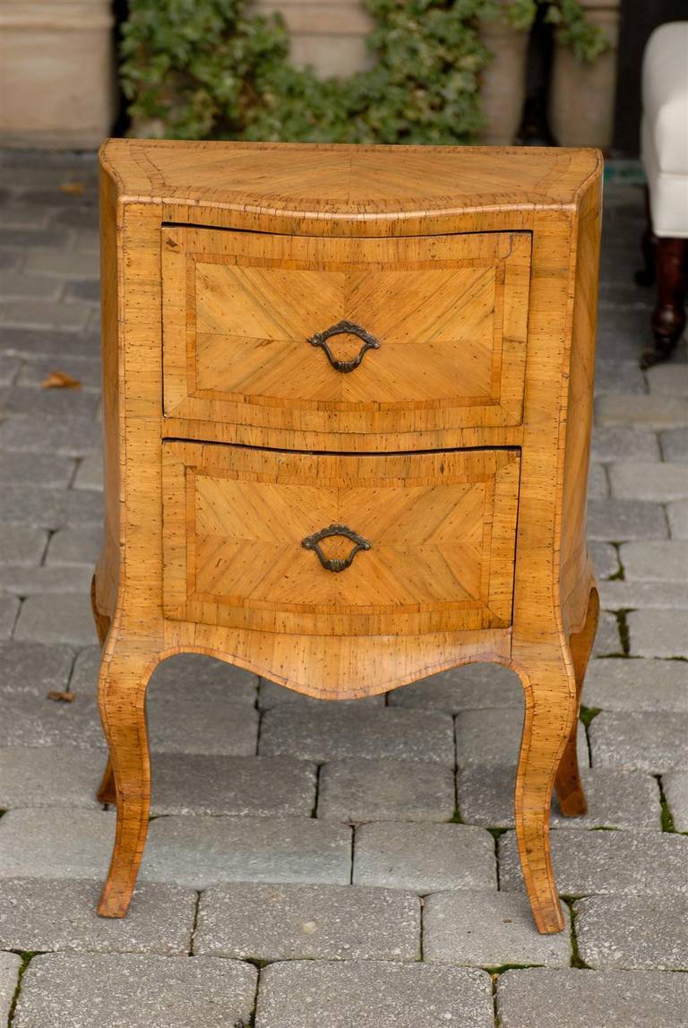 Pair of 19th Century Italian Bombé Two-Drawer Commodes with Marquetry Veneer 5