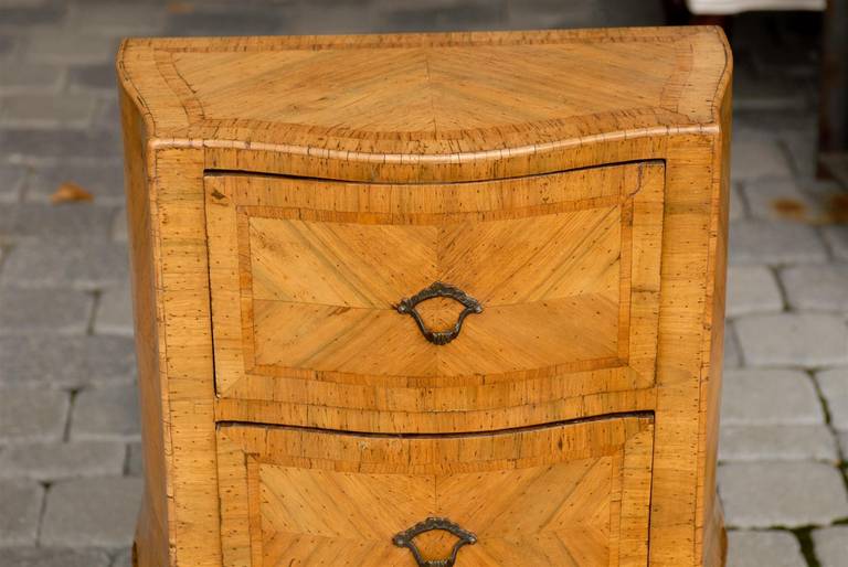 Pair of 19th Century Italian Bombé Two-Drawer Commodes with Marquetry Veneer 1