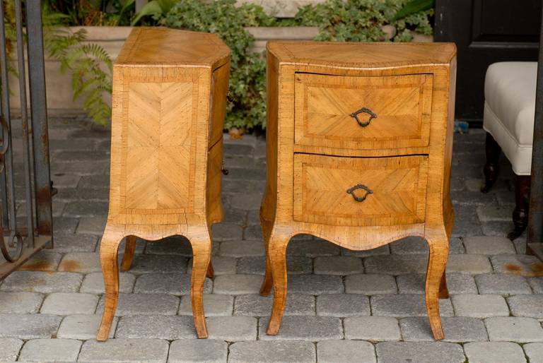 Pair of 19th Century Italian Bombé Two-Drawer Commodes with Marquetry Veneer In Good Condition In Atlanta, GA
