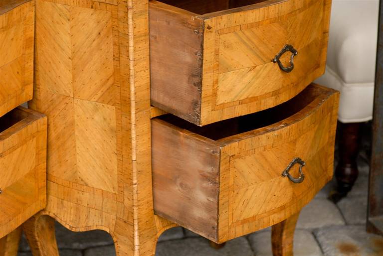Pair of 19th Century Italian Bombé Two-Drawer Commodes with Marquetry Veneer 2