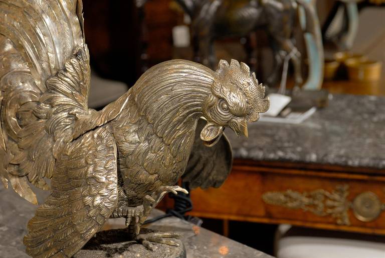 Vintage Italian Brass Rooster Table Lamp on Old Iron Circular Base For Sale 2
