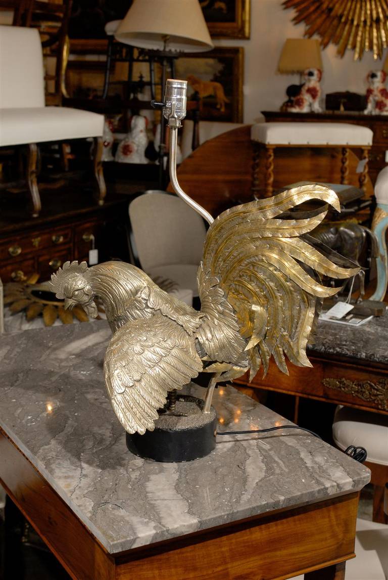 Vintage Italian Brass Rooster Table Lamp on Old Iron Circular Base For Sale 3