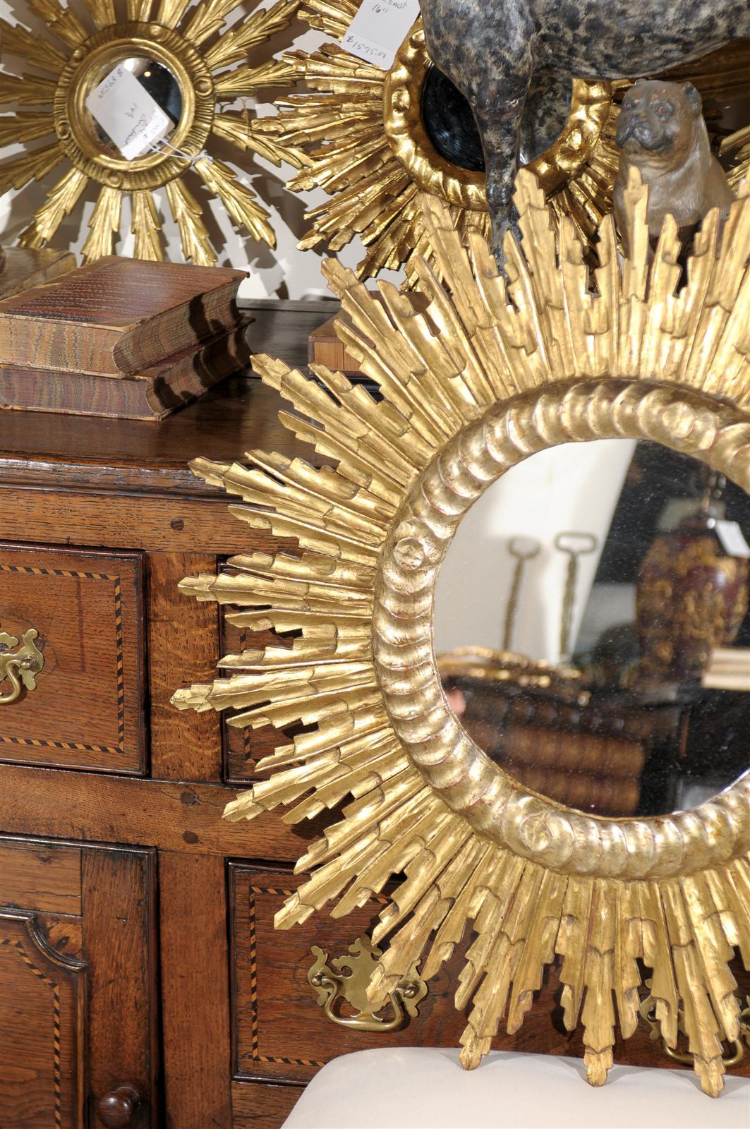 20th Century French Mid-Century Giltwood Sunburst Mirror with Sunrays of Varying Size