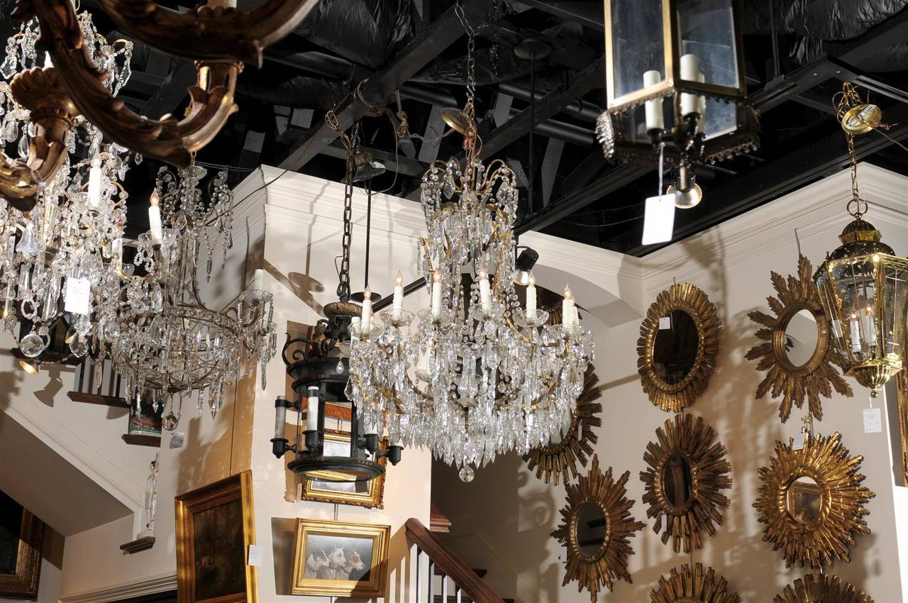 French Fifteen-Light Crystal Louis XV Style Chandelier from Early 20th Century In Good Condition In Atlanta, GA