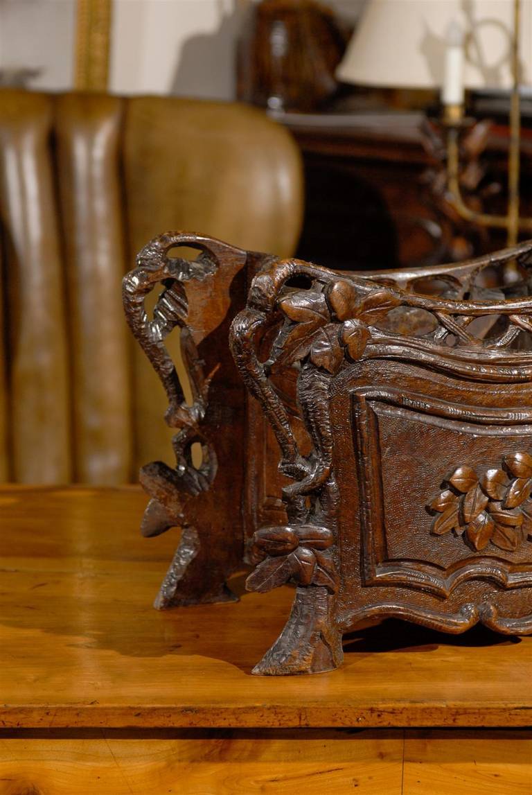 Black Forest Swiss Carved Oak Planter or Jardinière from the Late 19th Century 3