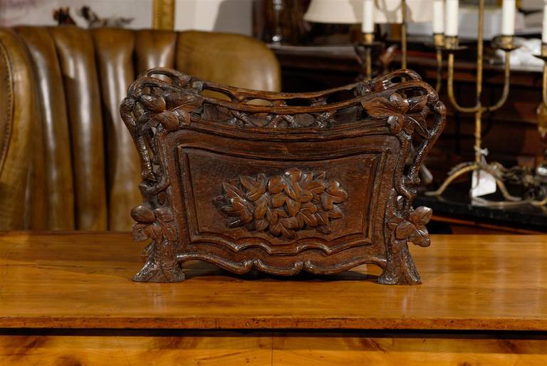 Black Forest Swiss Carved Oak Planter or Jardinière from the Late 19th Century 2