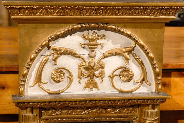 Miroir Trumeau étroit en bois doré de style Louis XVI du début du XIXe siècle en vente 3