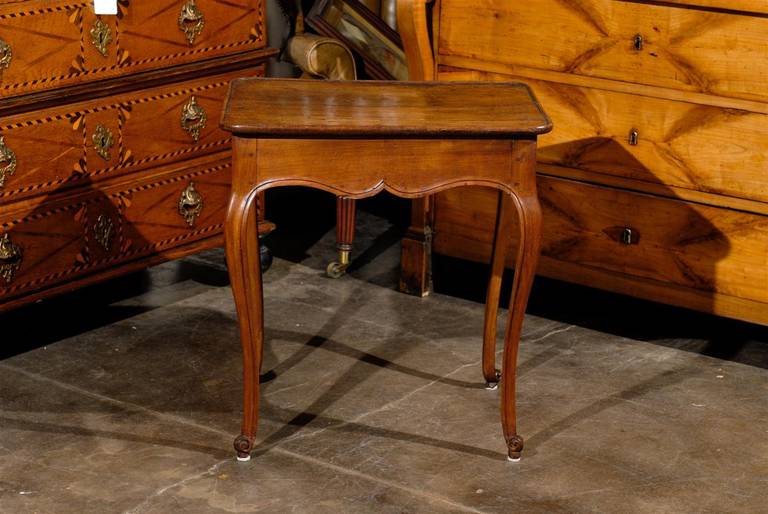 French 1840s Louis XV Style Walnut Side Table Single Drawer and Cabriole Legs 3