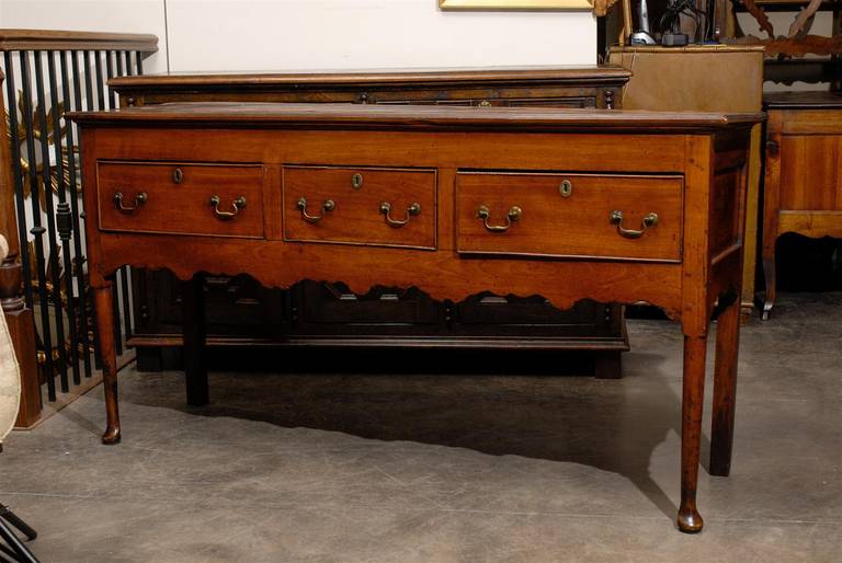 English Server / Dresser Base