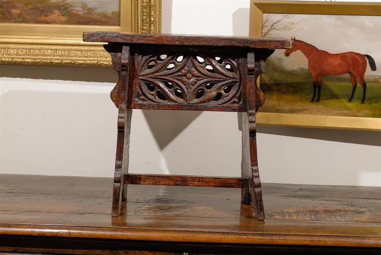 Early 20th Century Spanish Carved Wooden Bench or Stool In Good Condition In Atlanta, GA