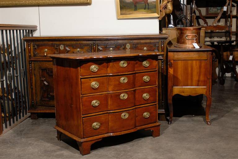 Italian Fruitwood Late 18th Century Four-Drawer Chest with Serpentine Front In Good Condition In Atlanta, GA