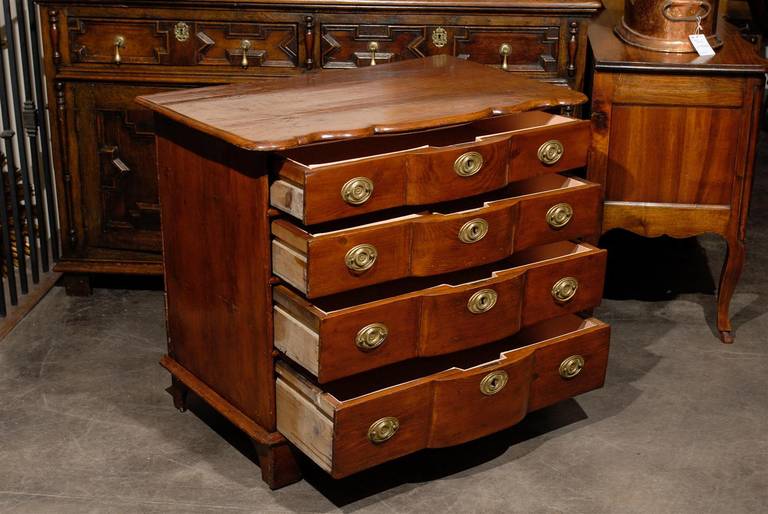 Italian Fruitwood Late 18th Century Four-Drawer Chest with Serpentine Front 4