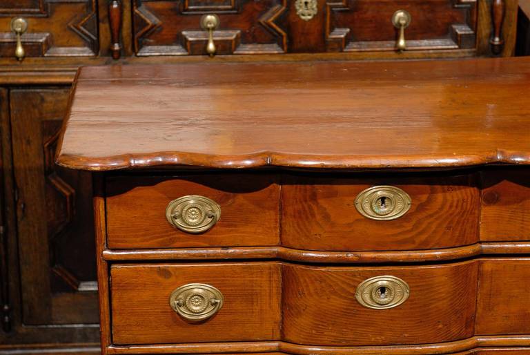 Italian Fruitwood Late 18th Century Four-Drawer Chest with Serpentine Front 6