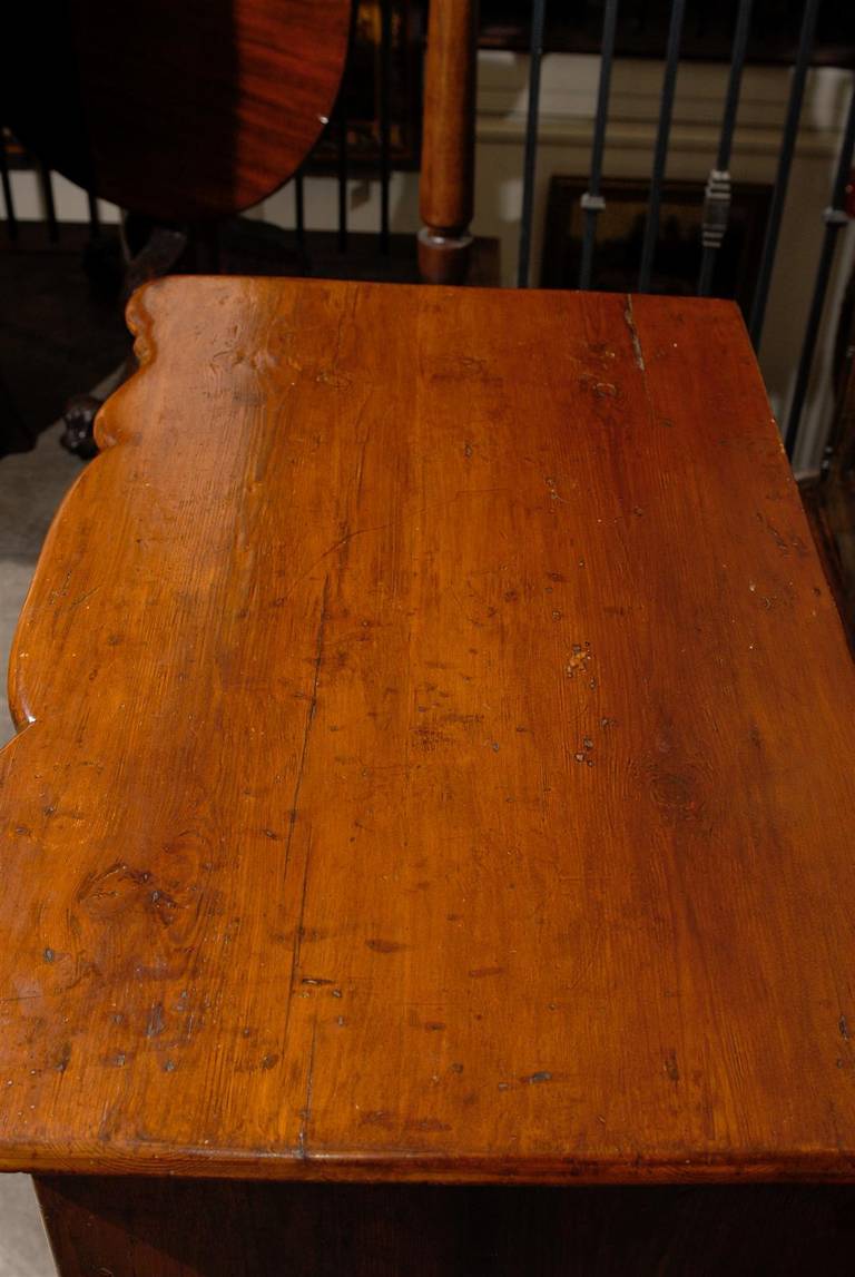 Italian Fruitwood Late 18th Century Four-Drawer Chest with Serpentine Front 3