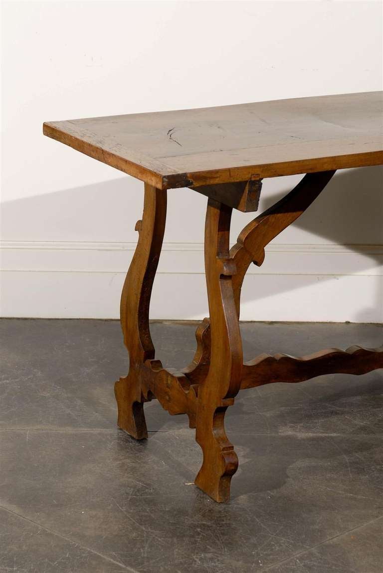 Spanish Baroque Style Walnut Table with Stretcher from the Late 19th Century 2