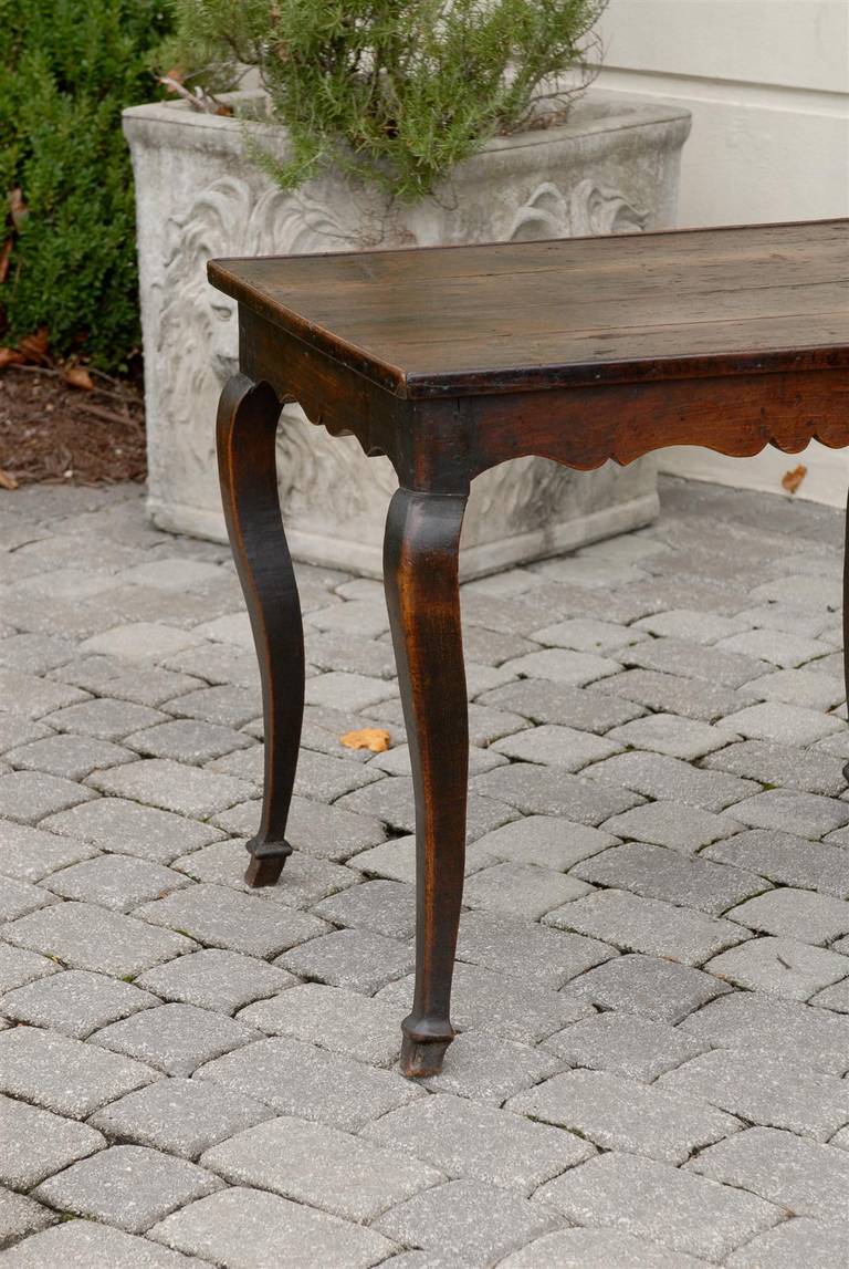 French Louis XV Style Late 19th Century Rustic Oak Side Table with Carved Apron 3