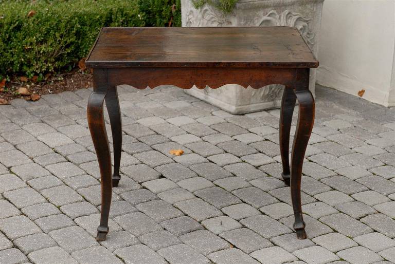 French Louis XV Style Late 19th Century Rustic Oak Side Table with Carved Apron 2