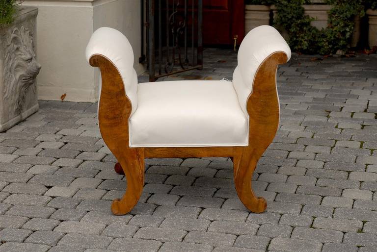 Austrian 1850s Biedermeier Upholstered Stool with Out-Scrolled Arms and Legs In Good Condition For Sale In Atlanta, GA