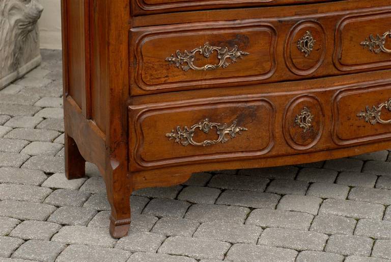 French Louis XV Style Serpentine Front Three-Drawer Chest, circa 1780 2