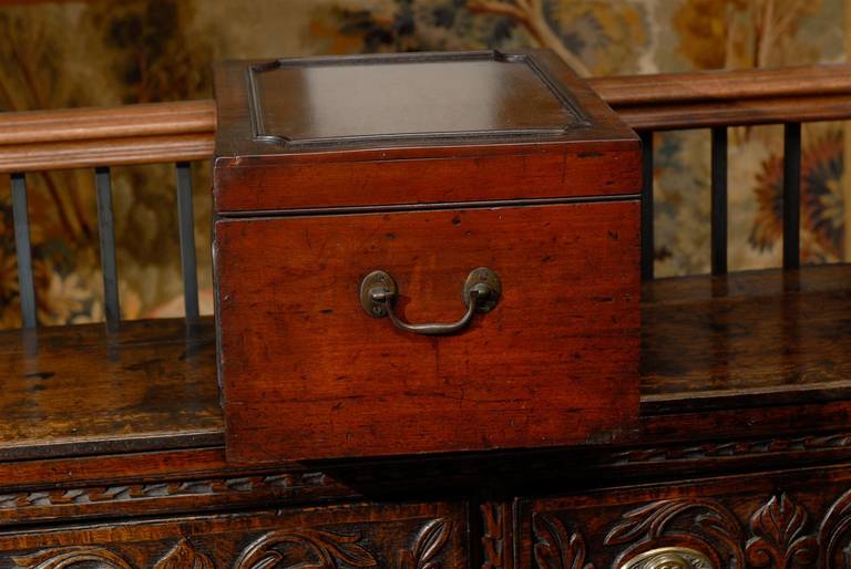 Bronze 18th Century English Early Georgian Mahogany Box with Original Handles For Sale