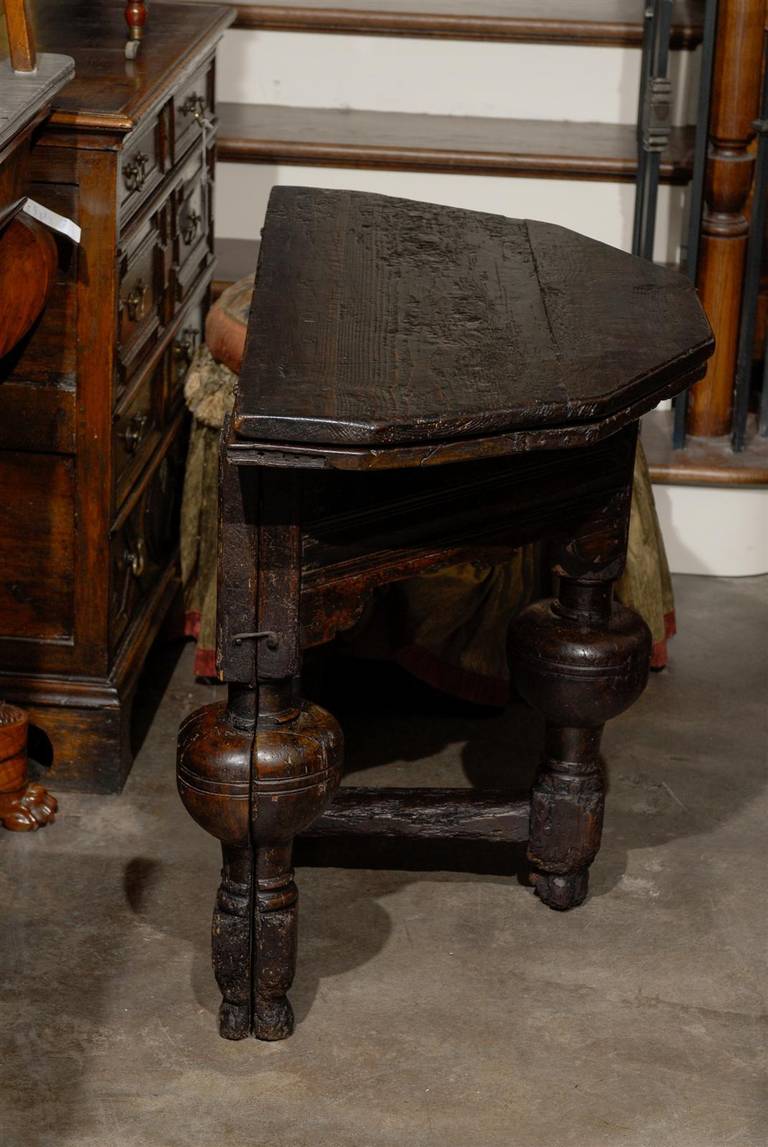 Italian Carved Wood Gateleg Demi-Lune Table from the Late 18th Century 1