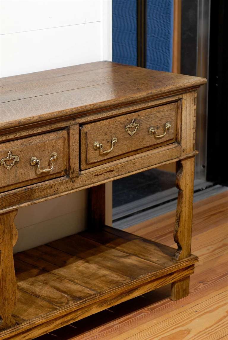 18th Century English Oak Silhouette-Legged Potboard Server with Plank Top In Good Condition In Atlanta, GA