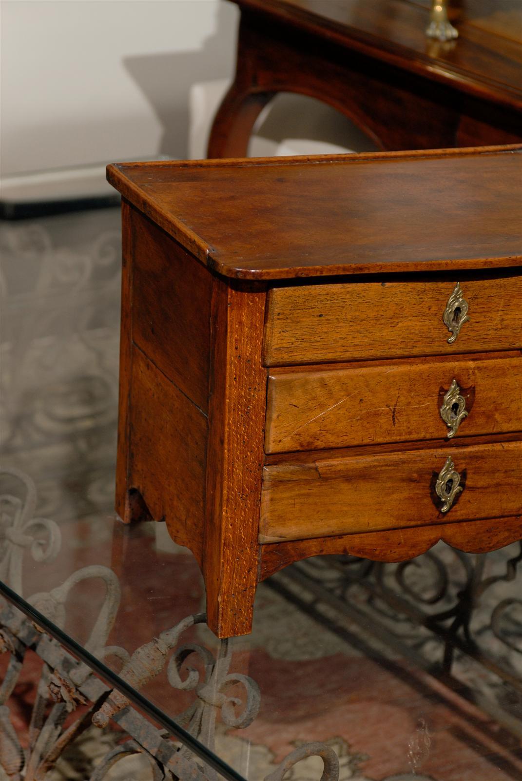 French Miniature Oak Commode Table Top from the Early 19th Century In Good Condition For Sale In Atlanta, GA