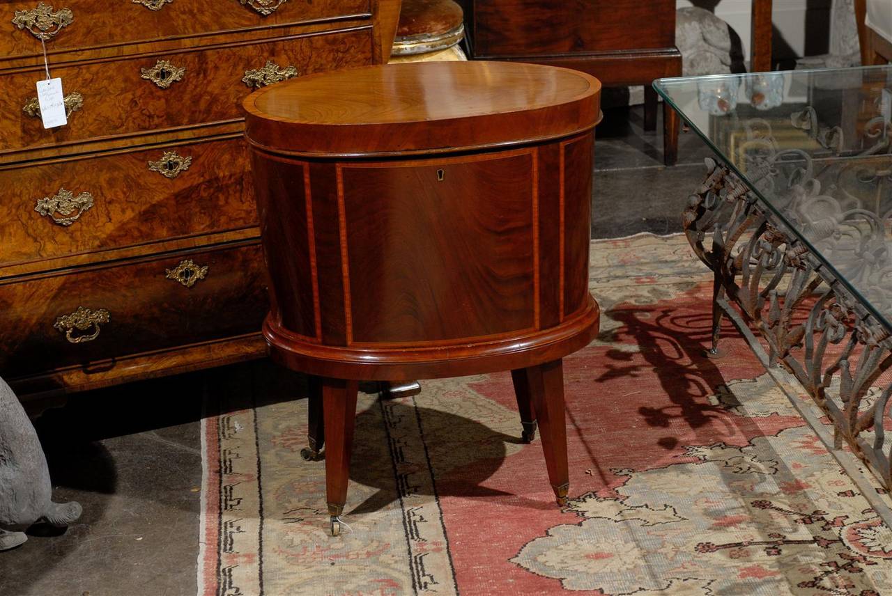 English 1870s Mahogany Cellarette with Banded Inlay, Splayed Legs and Casters 4