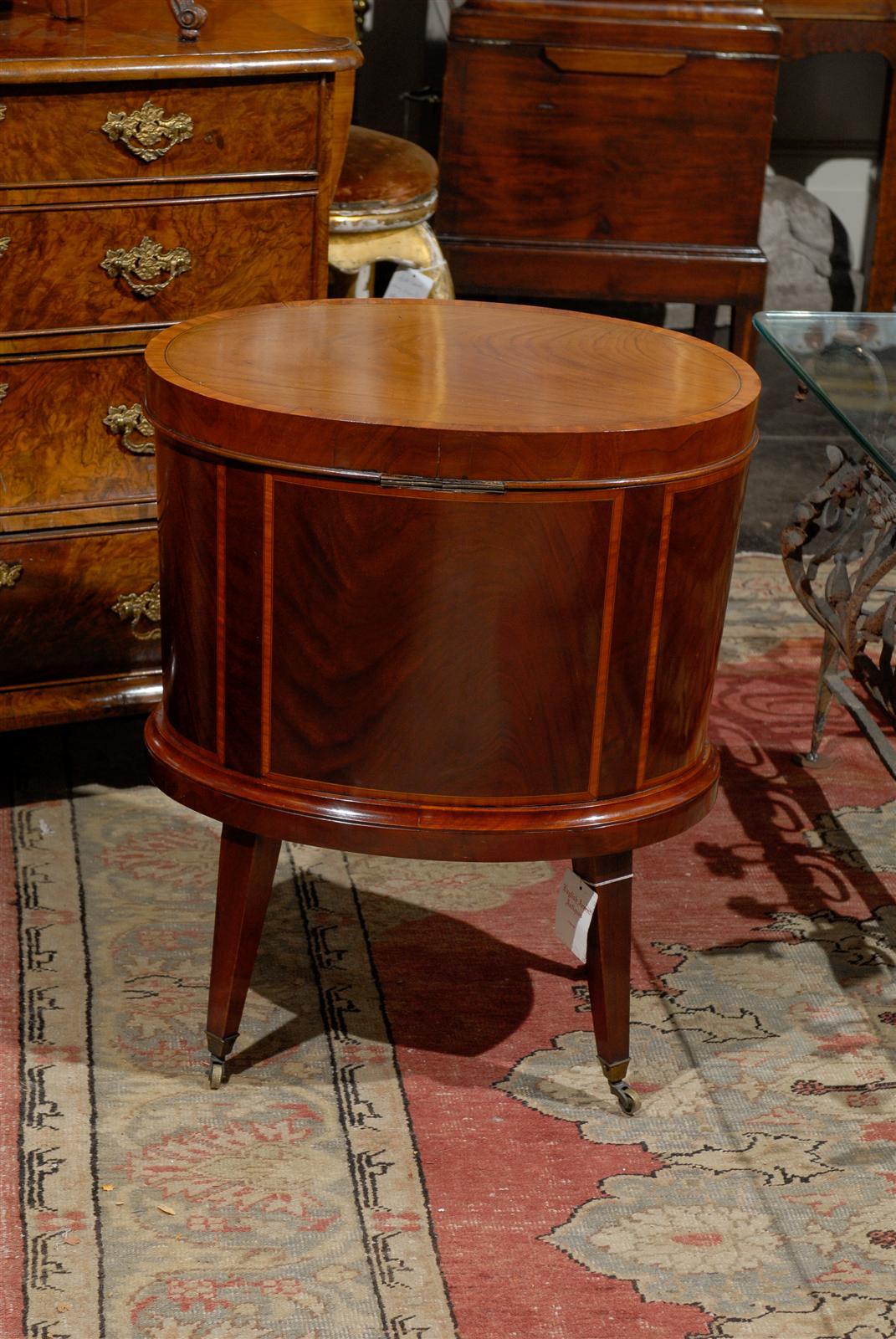 19th Century English 1870s Mahogany Cellarette with Banded Inlay, Splayed Legs and Casters